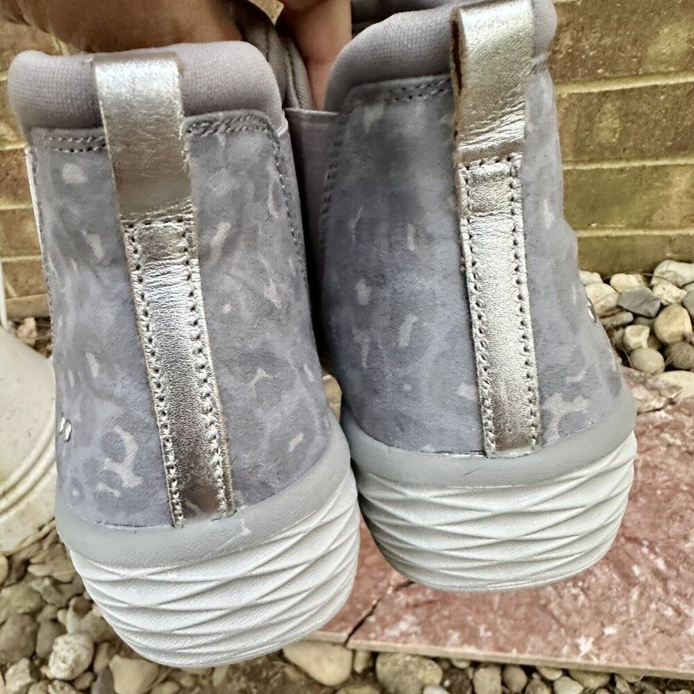 Shoe Shaft Style Ankle Pattern Solid Toe Shape Closed Toe Closure Pull On Charac - Picture 5 of 8